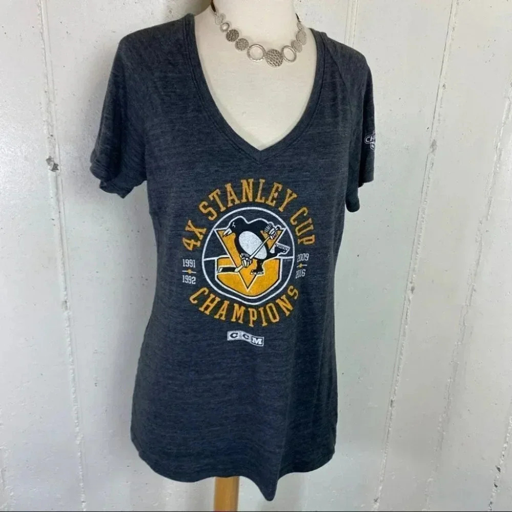NHL XL Penguin gray V-neck t-shirt